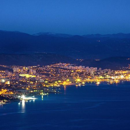 Apartment With View In Rijeka Eksteriør bilde